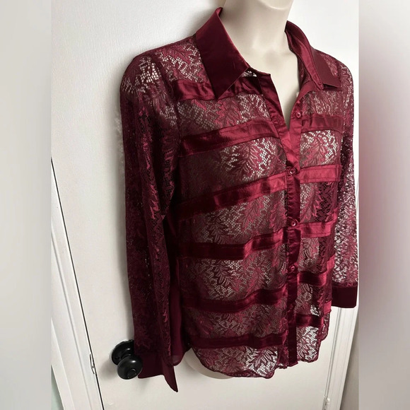 BKE Boutique red Lace, chiffon and satin button front shirt size XL #1476 - Picture 4 of 8